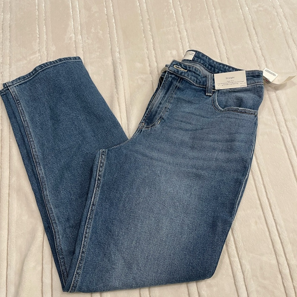 Hollister Women's high rise Straight Leg Blue Jeans